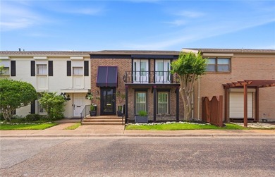 Beach Townhome/Townhouse For Sale in Corpus Christi, Texas