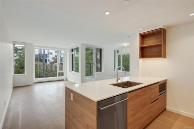 Beach Condo For Sale in Victoria, 