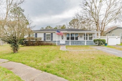 Beach Home For Sale in Mobile, Alabama