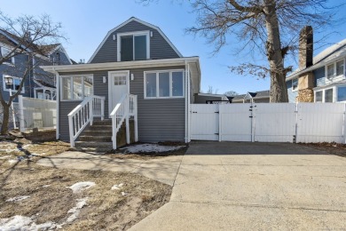 Beach Home For Sale in East Haven, Connecticut