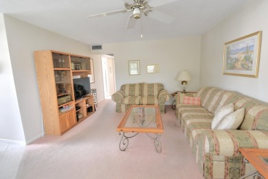 Beach Condo For Sale in West Palm Beach, Florida
