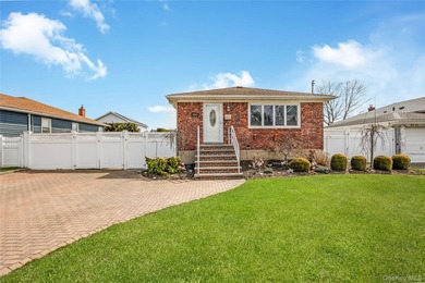 Beach Home Sale Pending in Oceanside, New York