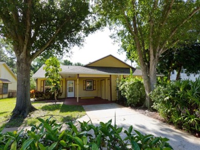 Beach Townhome/Townhouse For Sale in Vero Beach, Florida