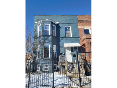 Beach Home For Sale in Chicago, Illinois