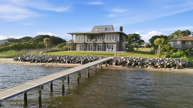 Beach Home For Sale in Harkers Island, North Carolina