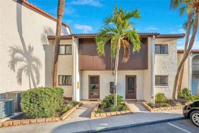 Beach Townhome/Townhouse For Sale in Sarasota, Florida