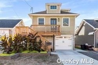 Beach Home For Sale in East Rockaway, New York