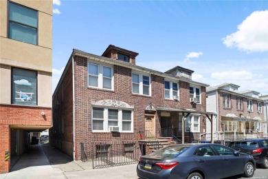 Beach Townhome/Townhouse Sale Pending in New York, New York