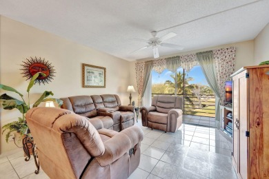Beach Condo For Sale in Lauderdale Lakes, Florida