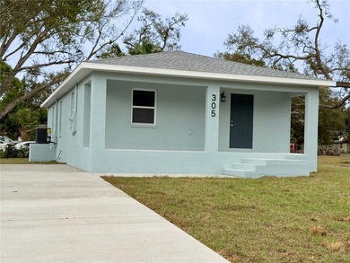 Beach Home For Sale in Bradenton, Florida