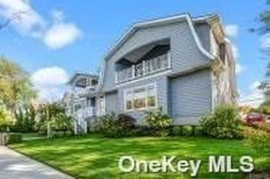 Beach Home For Sale in Atlantic Beach, New York