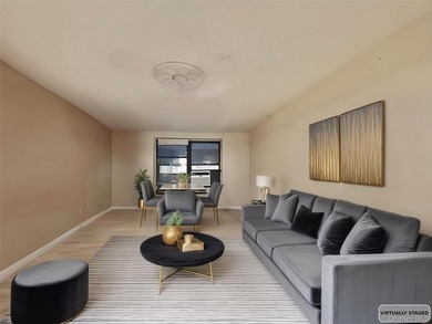 Beach Home For Sale in Flushing, New York