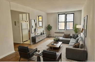 Beach Home For Sale in Flushing, New York