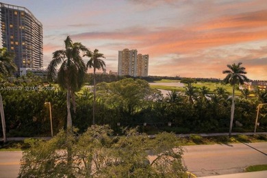 Beach Condo For Sale in Hallandale Beach, Florida