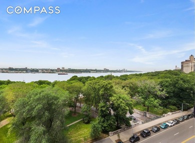 Beach Condo For Sale in New York, New York