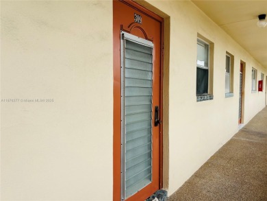 Beach Condo For Sale in Sunrise, Florida