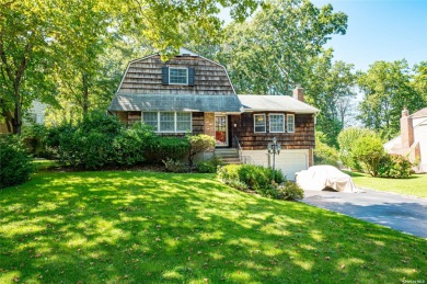 Beach Home Sale Pending in Kings Park, New York