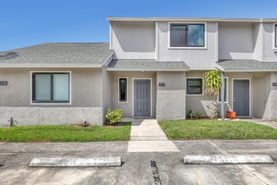 Beach Townhome/Townhouse For Sale in Greenacres, Florida