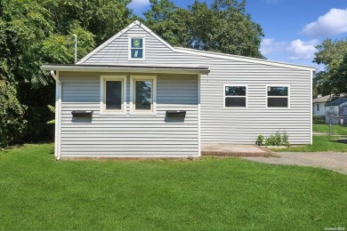 Beach Home For Sale in Mastic Beach, New York