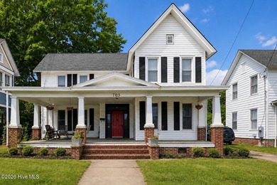 Beach Home For Sale in Elizabeth City, North Carolina
