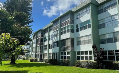 Beach Condo For Sale in Hollywood, Florida