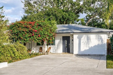 Beach Home For Sale in Sarasota, Florida
