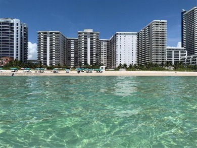 Beach Condo For Sale in Miami Beach, Florida