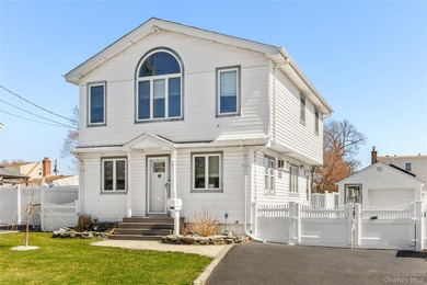Beach Home Sale Pending in Lindenhurst, New York