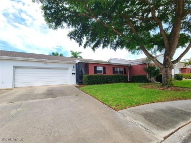 Beach Townhome/Townhouse For Sale in Fort Myers, Florida