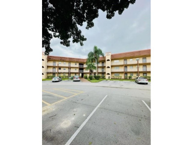 Beach Condo Sale Pending in Sunrise, Florida