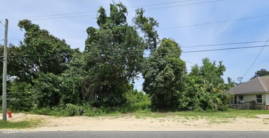 Beach Lot Sale Pending in Panama City, Florida