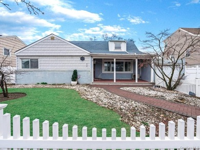Beach Home Sale Pending in Oceanside, New York