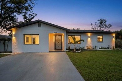 Beach Home For Sale in Venice, Florida