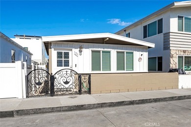 Beach Townhome/Townhouse For Sale in Newport Beach, California