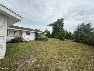 Beach Home Sale Pending in Lynn Haven, Florida