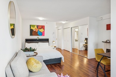 Beach Condo For Sale in Vancouver, BC