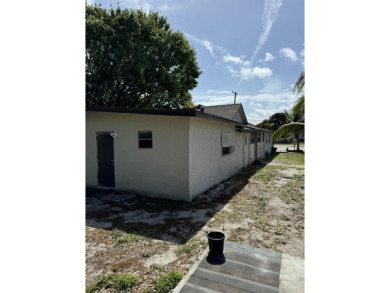 Beach Townhome/Townhouse For Sale in Fort Pierce, Florida