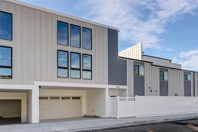 Beach Townhome/Townhouse For Sale in Redondo Beach, California