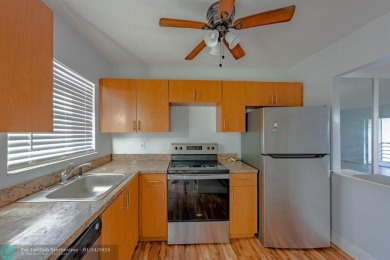 Beach Condo For Sale in Sunrise, Florida