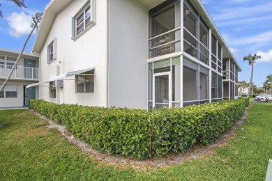 Beach Condo For Sale in Boynton Beach, Florida
