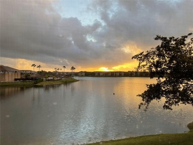 Beach Condo For Sale in Pembroke Pines, Florida