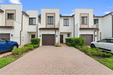 Beach Townhome/Townhouse For Sale in Miami, Florida