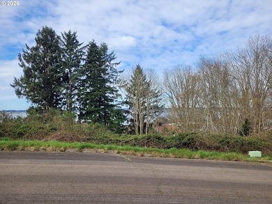 Beach Lot For Sale in Astoria, Oregon