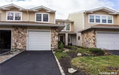 Beach Townhome/Townhouse Sale Pending in Islip, New York