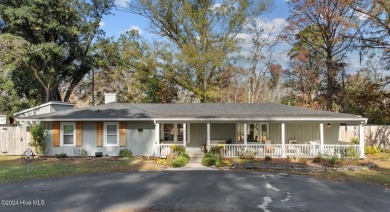 Beach Home For Sale in Washington, North Carolina