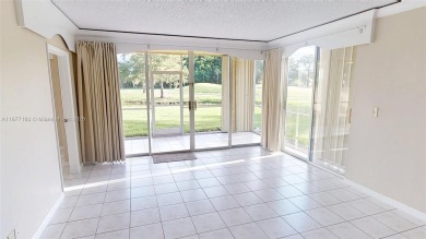 Beach Condo For Sale in Tamarac, Florida