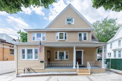 Beach Home For Sale in College Point, New York