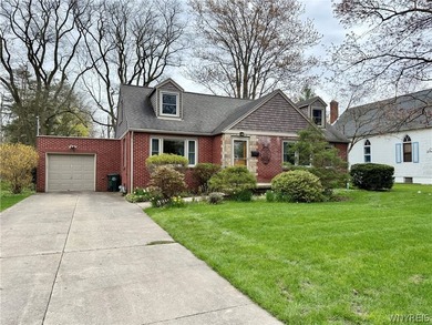 Beach Home For Sale in Youngstown, New York
