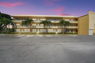 Beach Condo For Sale in West Palm Beach, Florida