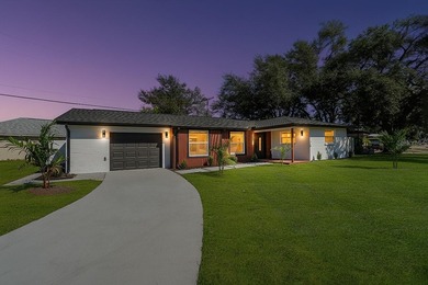 Beach Home For Sale in Venice, Florida